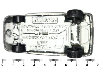 VAUXHALL ASTRA GTE / OPEL KADETT GSI POLICE, Matchbox 1985, Biały, 1:64 – zdjęcie 7