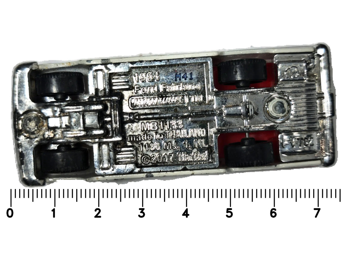 1964 Ford Fairlane Matchbox 2017 Matchbox Series 1:72 Luzak Biały Rodzinny – zdjęcie 7