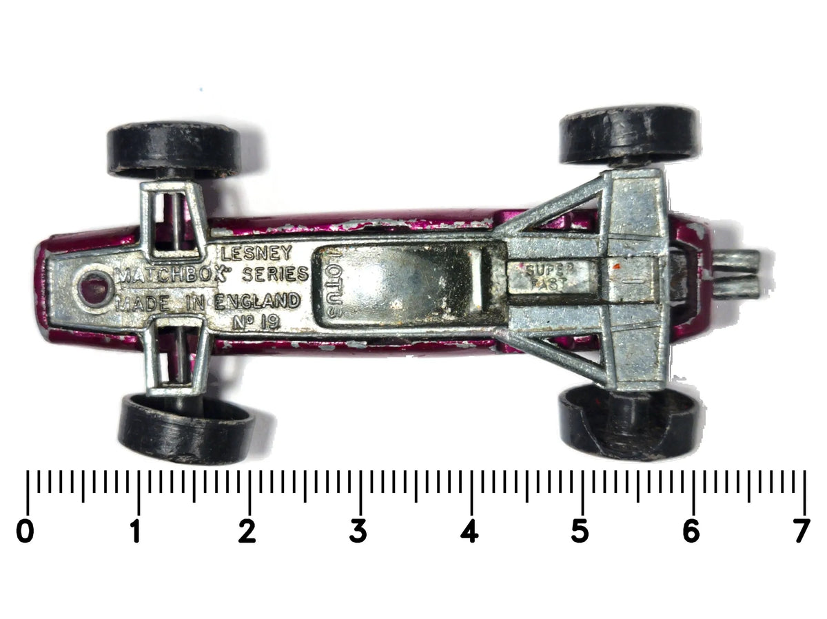 Lotus Super 7 Super Fast Matchbox '70 Magenta 1:64 Made in England – zdjęcie 7