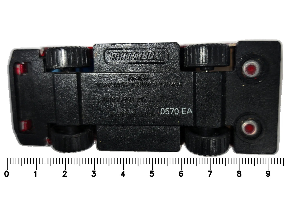 Mack Auxiliary Power Matchbox 1984 Matchbox Series 1:64 Luzak Straż pożarna – zdjęcie 7