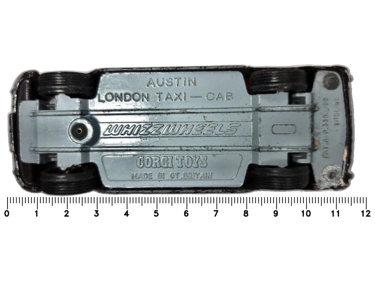 AUSTIN LONDON TAXI CAB Whizzwheels Corgi '70 Brąz. 1:34 Made in Gt Britain – zdjęcie 7