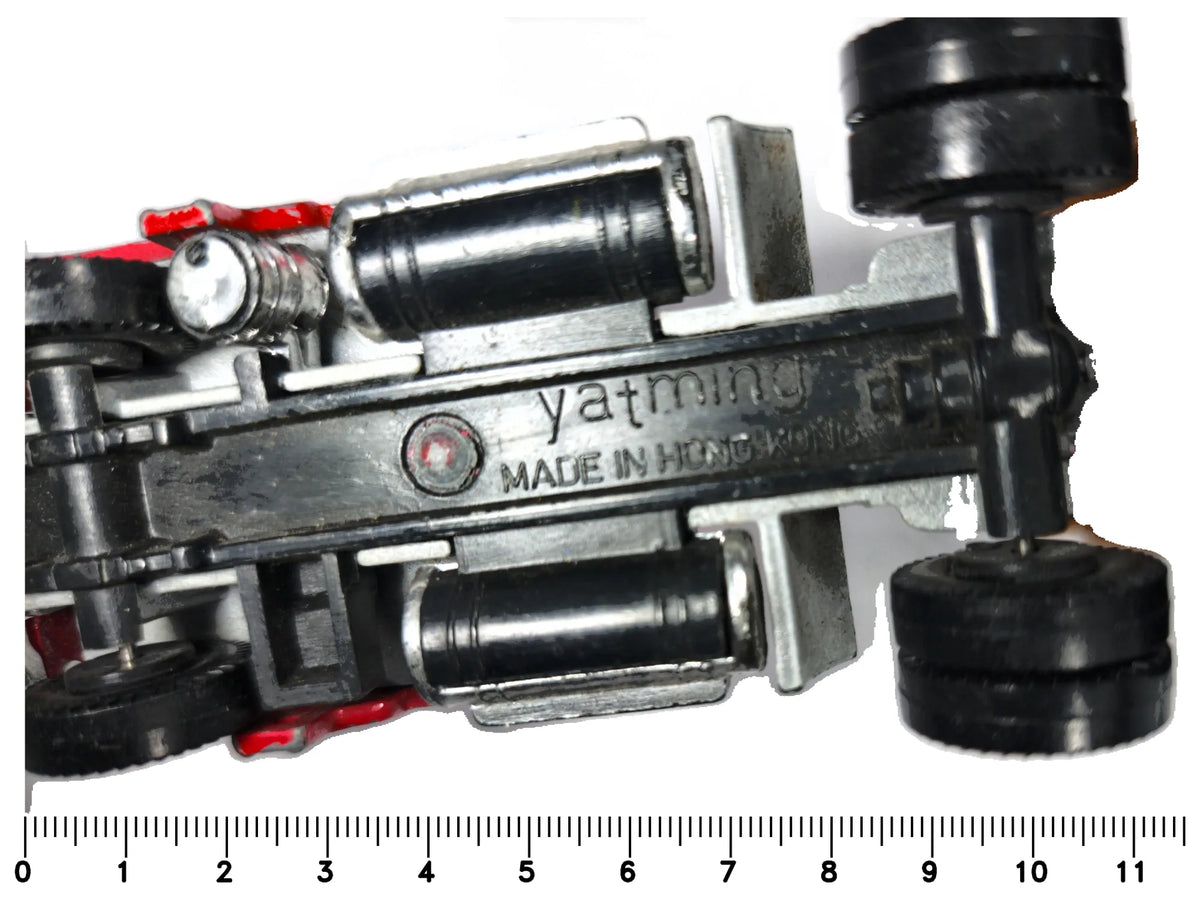 Ciągnik Siodłowy Kenworth K100 Aerodyne Yatming Czerwony 1:64 – zdjęcie 7