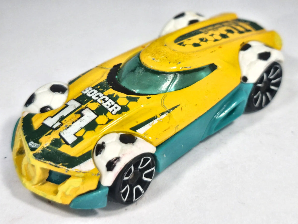 BDD12, MR11 Games HW SPORTS FOOTBALL, SOCCER 11, Hot Wheels 2013 Żółty 1:64 – zdjęcie 2