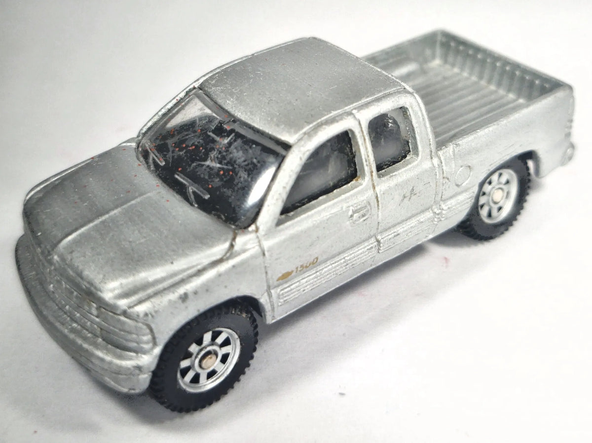 CHEVY SILVERADO 1500, Old Maisto, Die cast, Srebrny, 1:64, Resoraki – zdjęcie 2