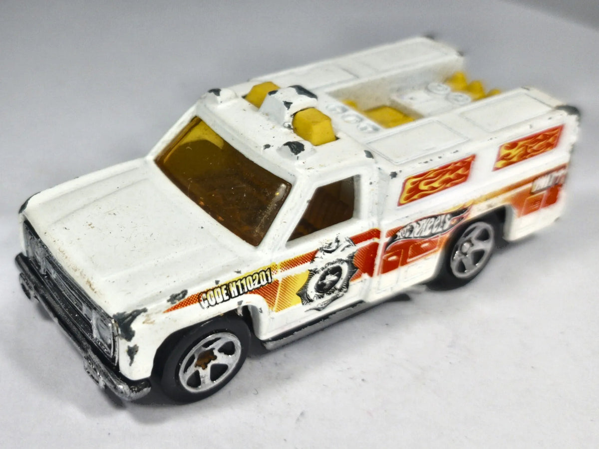 Heat Fleet Hot Wheels 1986 1:64 Pickup FIRE DEPT Luzak Biały Straż pożarna – zdjęcie 2