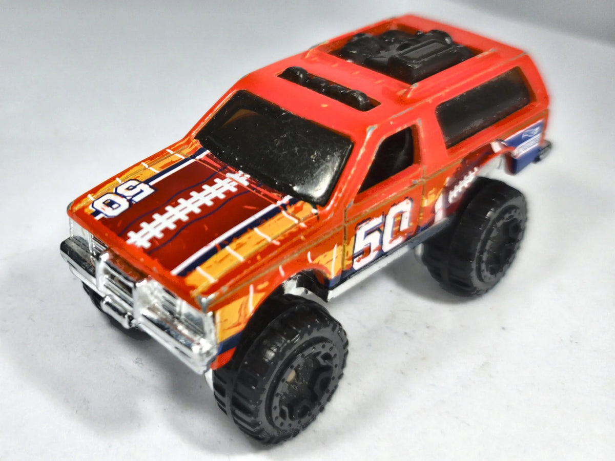 Chevrolet K5 Blazer Hot Wheels 2015 HW Off-Road 1:64 50 Luzak Czerwony – zdjęcie 2