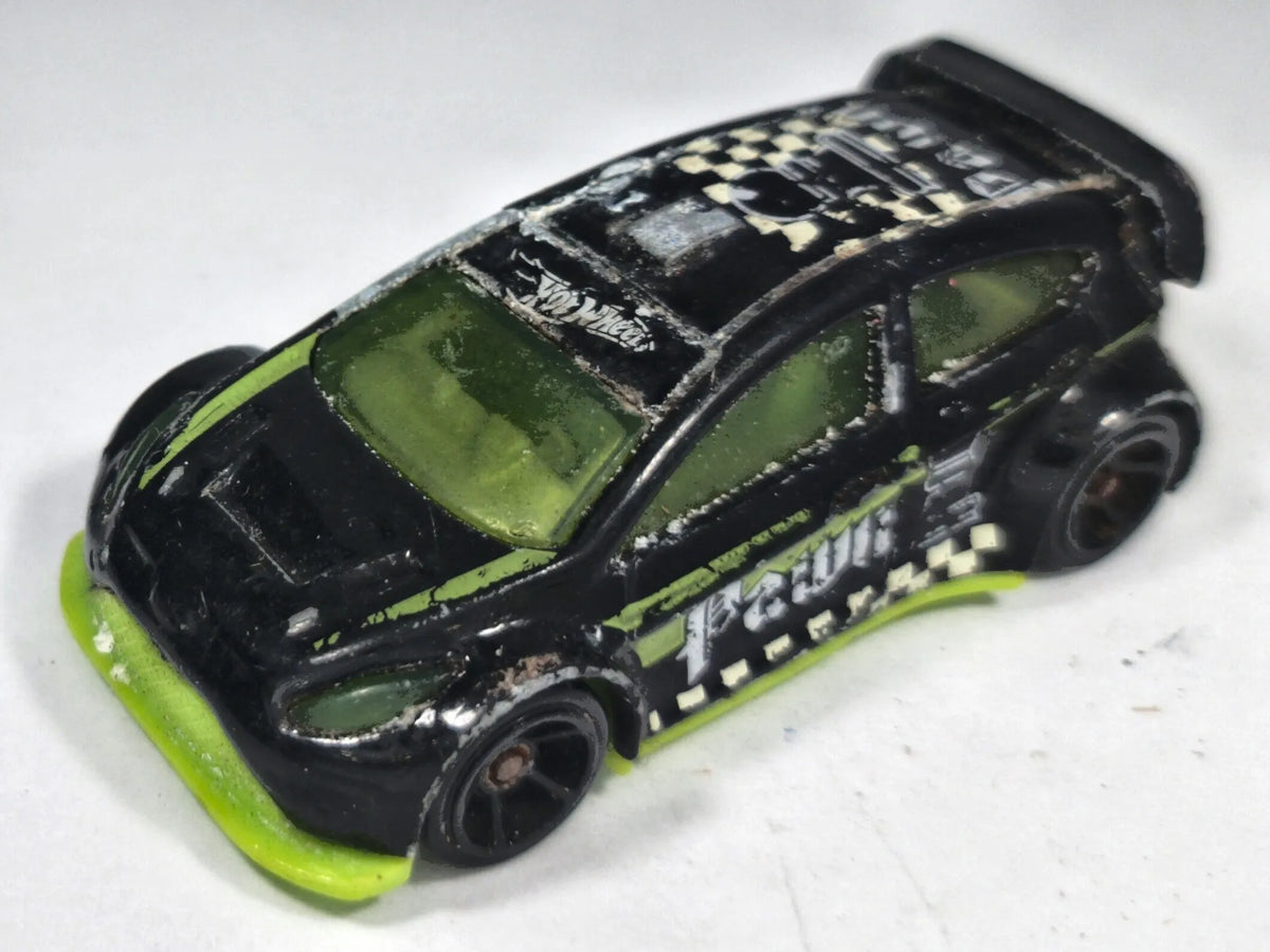 Ford Fiesta Hot Wheels 2011 Checkmate 1:64 Luzak Czarny "Pawn" – zdjęcie 2