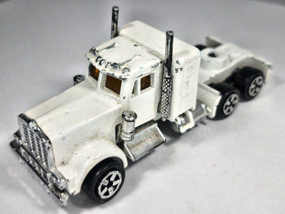 Ciągnik Siodłowy Kenworth Majorette Biały 1:87 – zdjęcie 2