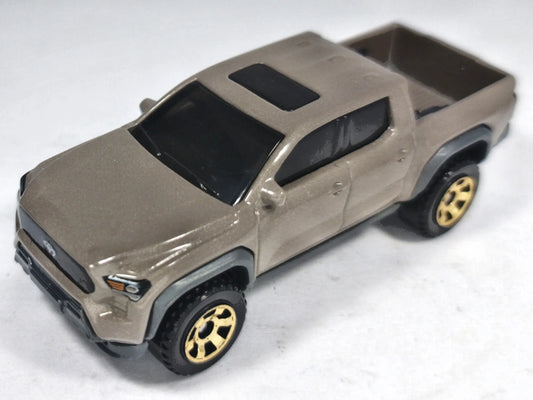 2024 Toyota Tacoma Hot Wheels 2024 1:72 Pickup Beżowy Transport – zdjęcie 2