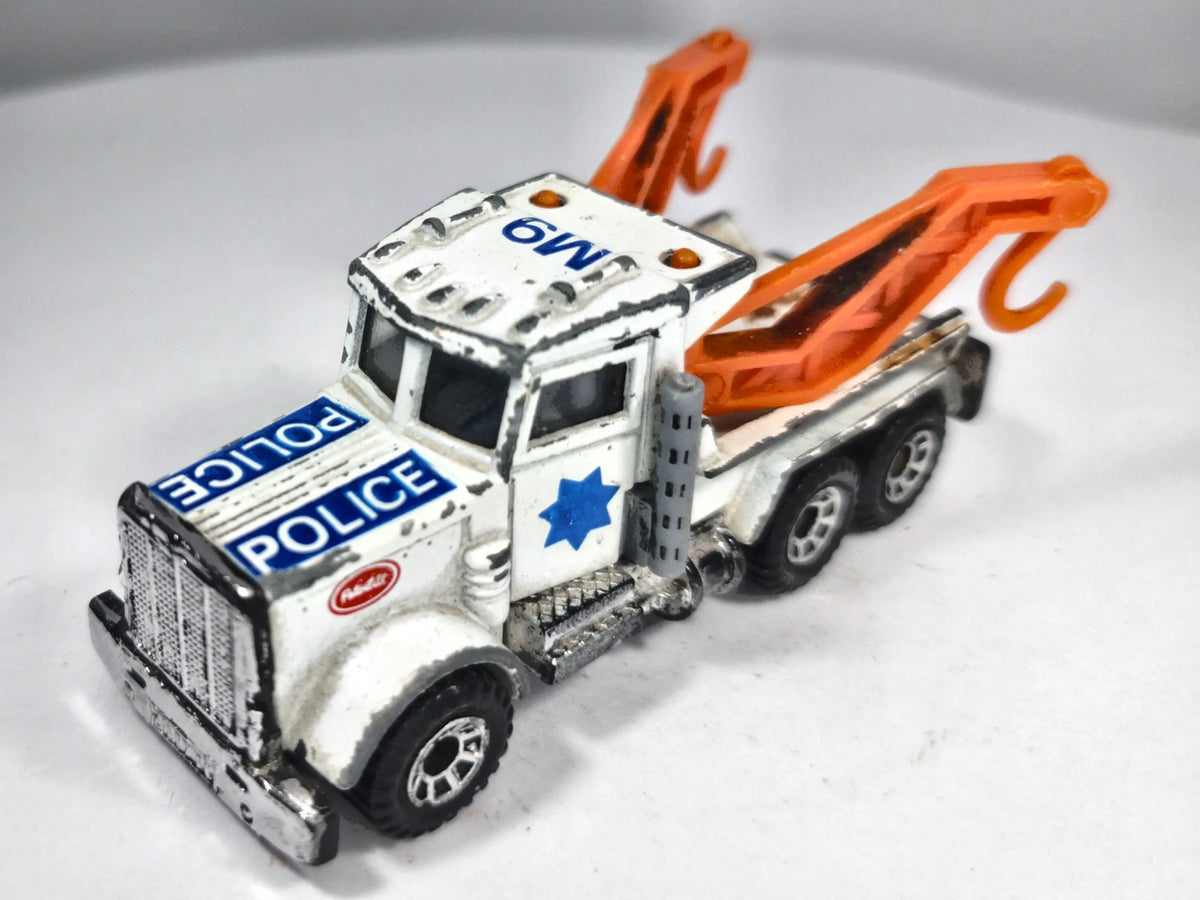 Peterbilt Matchbox 1981 Superfast 1:80 Ciężarówka POLICE Luzak Policja – zdjęcie 2