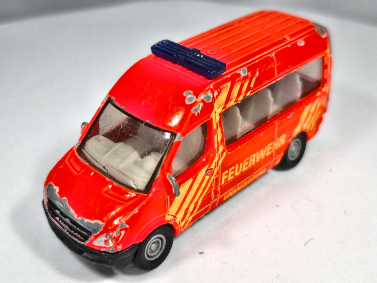 Mercedes Sprinter Straż pożarna SIKU Czerwony 1:68 – zdjęcie 2
