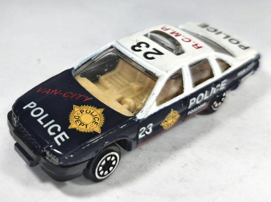 Ford Crown Victoria Police Pioneer 1:64 R.C.M.P. Luzak Granatowy Policja – zdjęcie 2