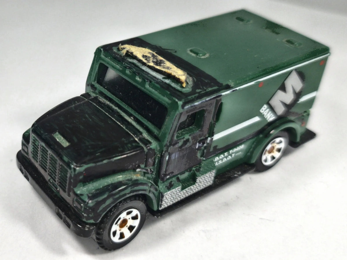 International Armored Car Matchbox 2013 1:81 Ciężarówka MBANK Luzak Zielony – zdjęcie 2
