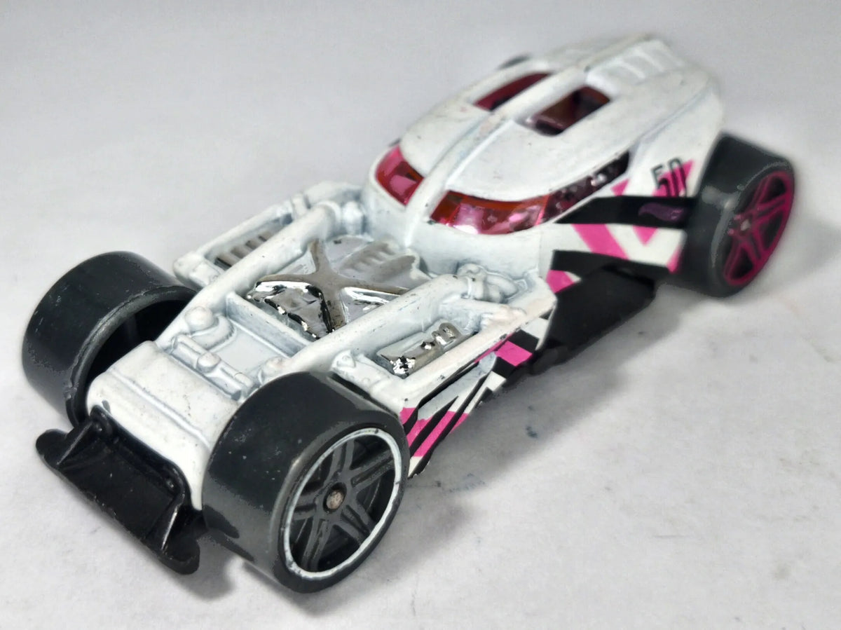 HW50 CONCEPT Hot Wheels 2018 Biały 1:64 – zdjęcie 2