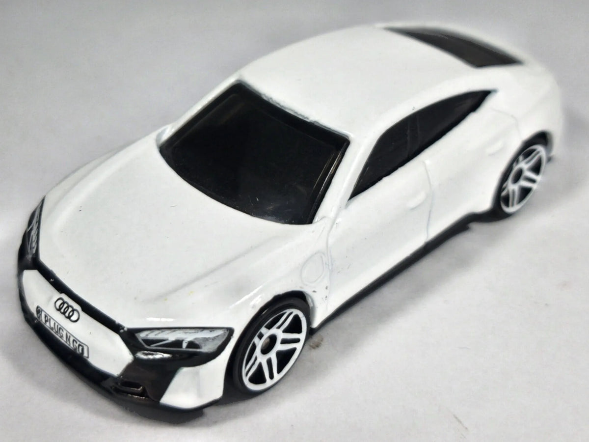 Audi RS E-Tron GT Hot Wheels 2021 Biały 1:64 – zdjęcie 2