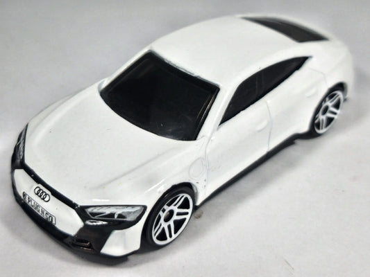 Audi RS E-Tron GT Hot Wheels 2021 Biały 1:64 – zdjęcie 2