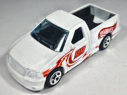 FORD F-150 SVT LIGHTNING 99, Hot Wheels 2020, Die cast, Biały 1:64 Resoraki – zdjęcie 2