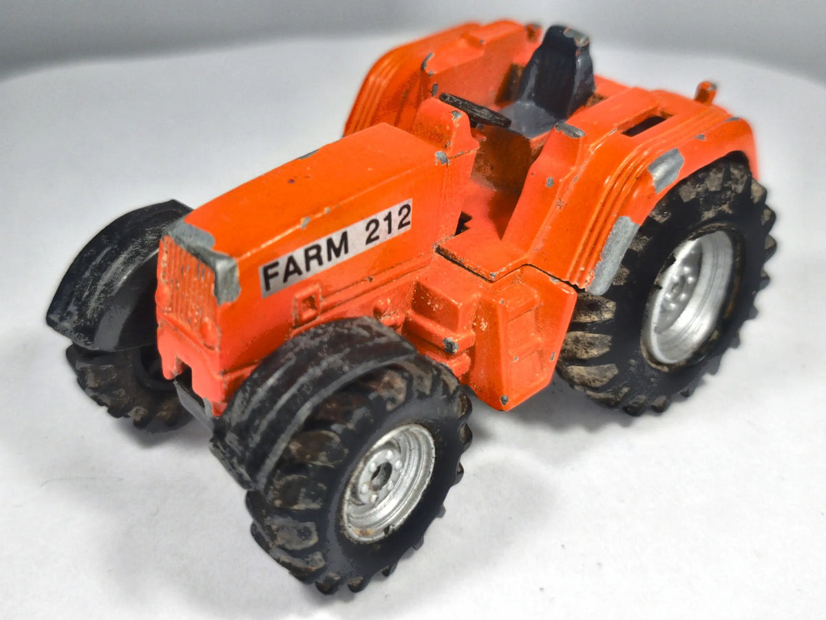 Traktor Farm 212 Pomarańczowy 1:64 – zdjęcie 2