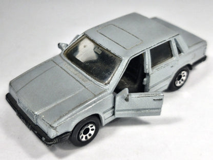 VOLVO 760 Matchbox 1986 Srebrny 1:60 Made in Macau – zdjęcie 2