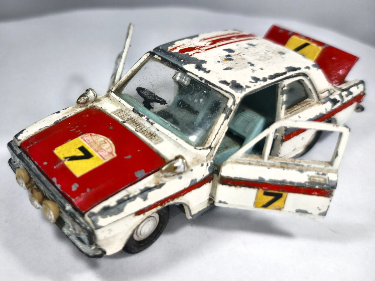 FORD CORTINA RALLY Dinky Toys Biały 1:36 Made in England – zdjęcie 2