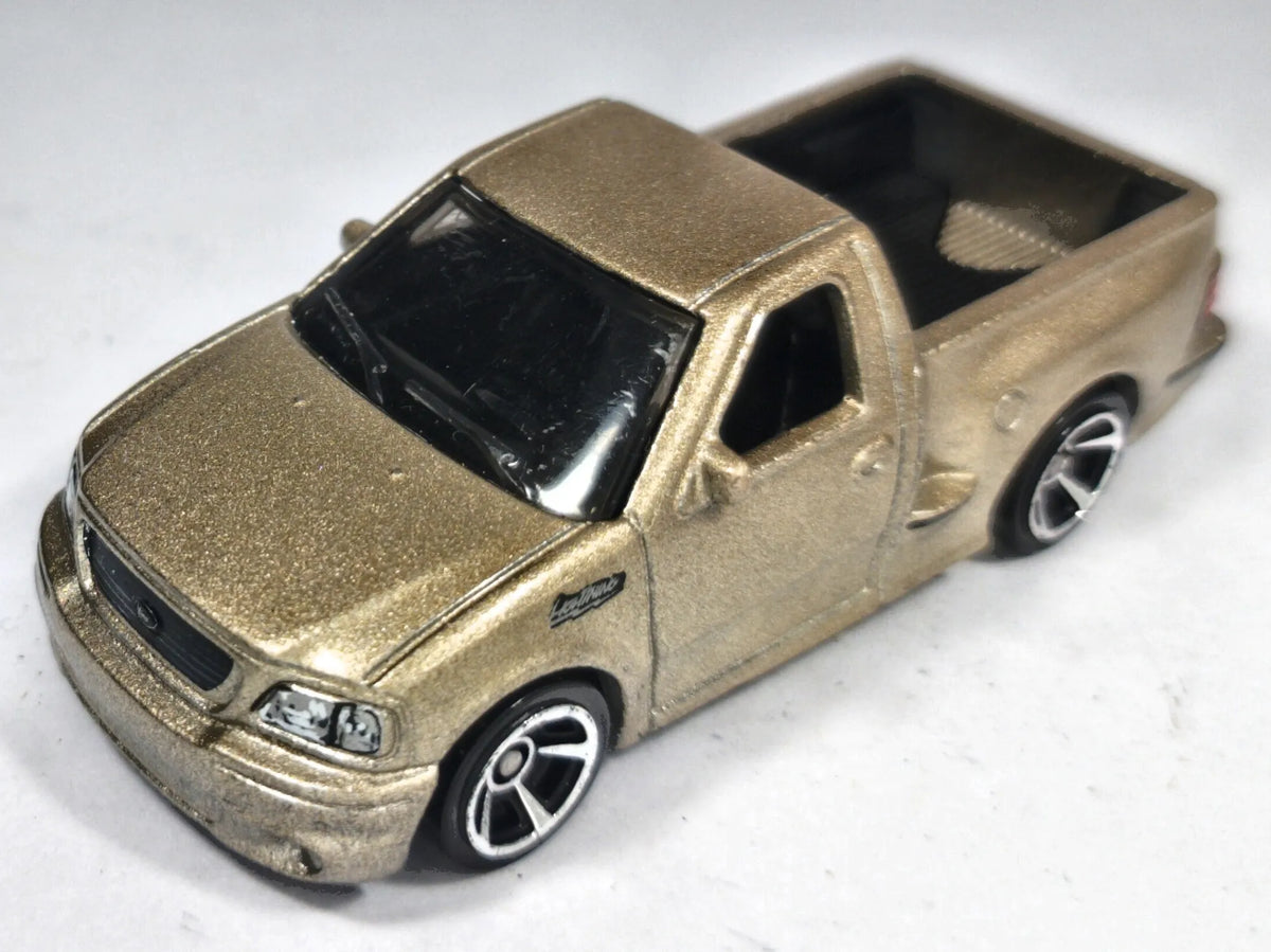 '99 Ford F-150 Svt Lightning Hot Wheels 2020 1:64 Pickup Luzak Złoty – zdjęcie 2