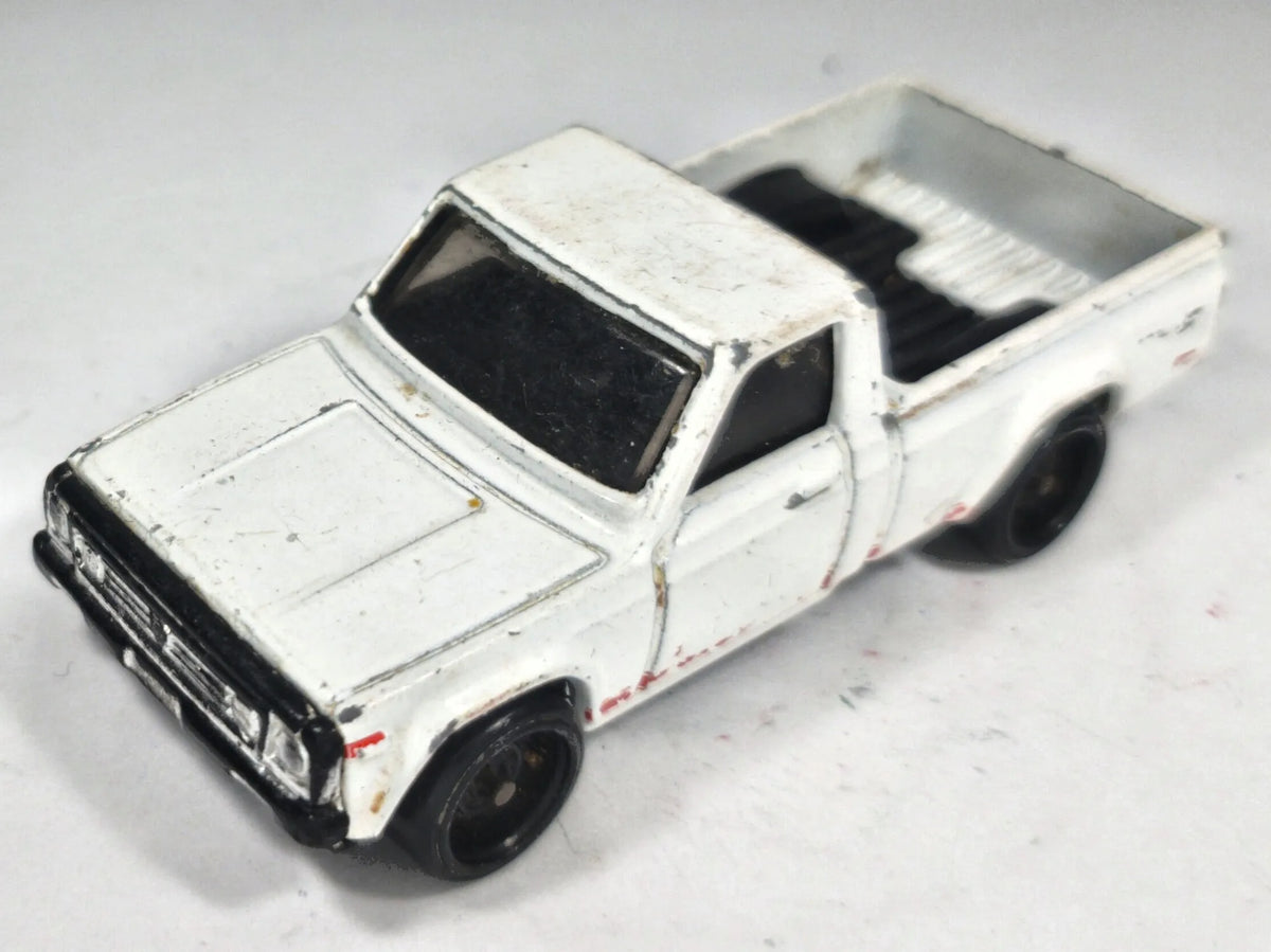 Mazda Repu Hot Wheels 2016 HW Hot Trucks 1:64 Pickup Luzak Biały – zdjęcie 2