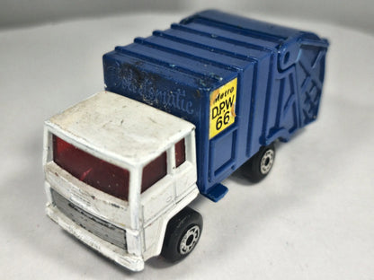 REFUSE TRUCK METRO D.P.W.66, Matchbox 1979, Die cast NO36, 1:60, Resoraki – zdjęcie 2