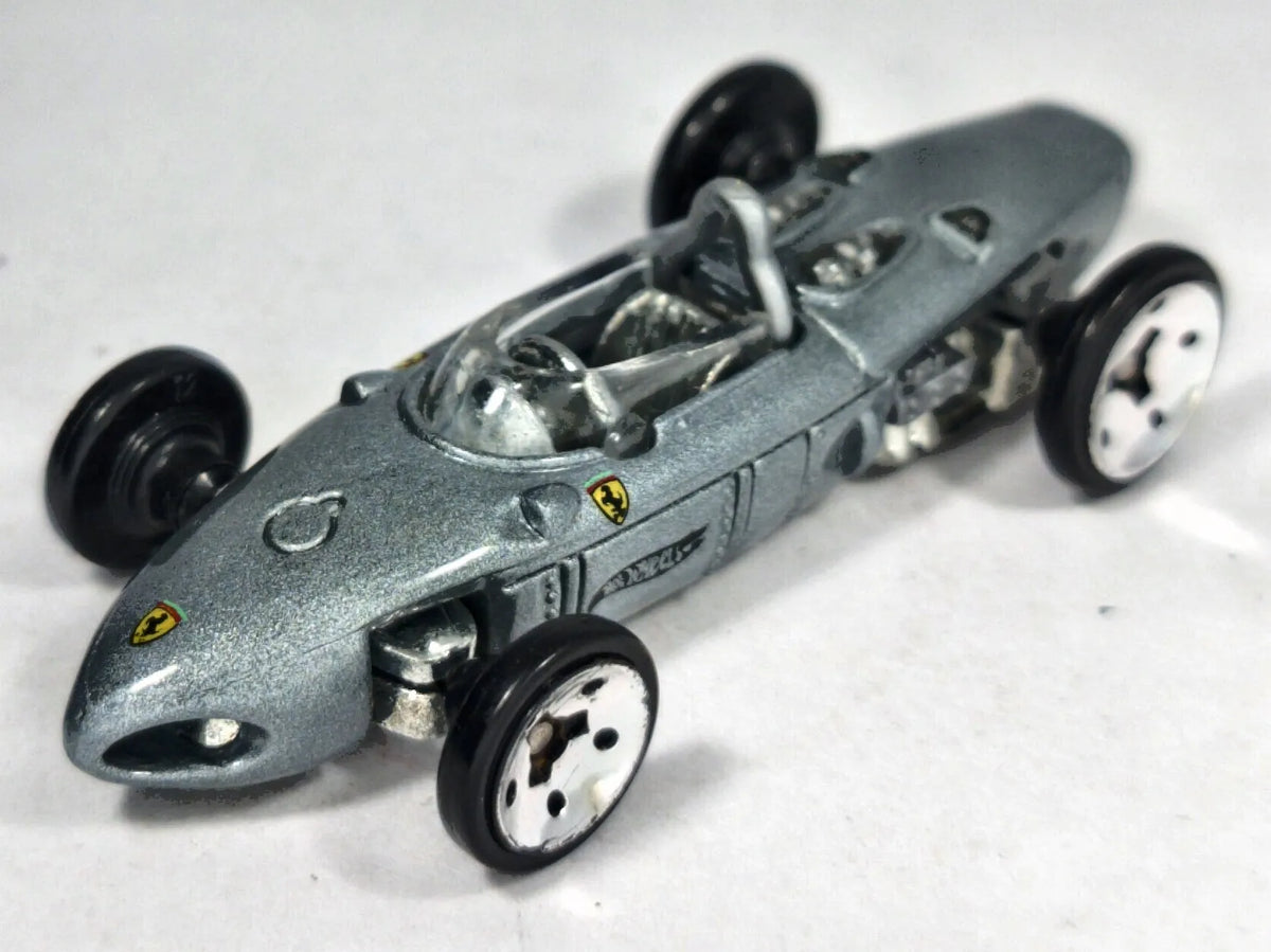 FERRARI 156 Hot Wheels 2000 Srebrny 1:64 2xMetal – zdjęcie 2