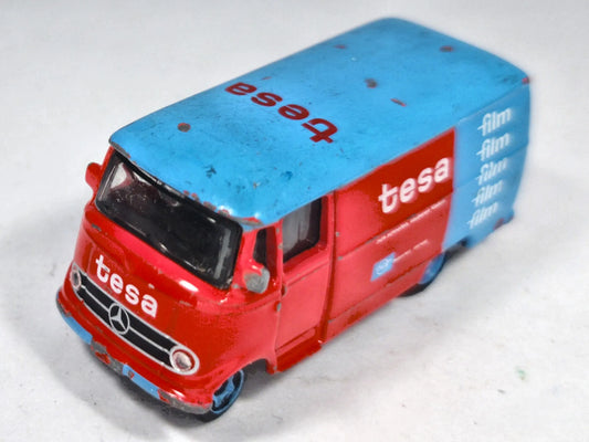 Mercedes-Benz L319 Schuco '80 Czerwony 1:72 tesa film – zdjęcie 2