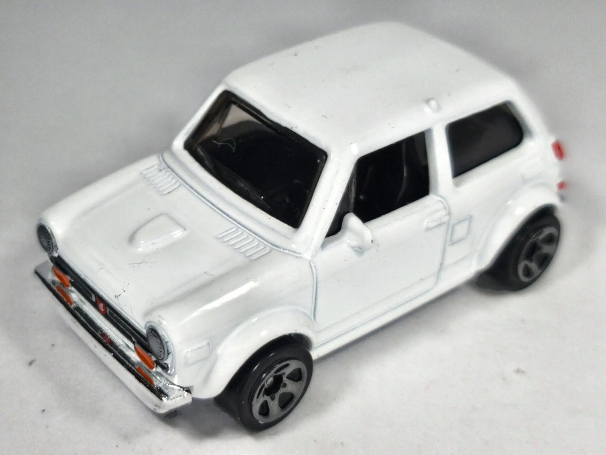 CUSTOM '70 HONDA N600 Mainline Hot Wheels 2020 Biały 1:64 – zdjęcie 2