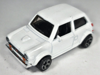 CUSTOM '70 HONDA N600 Mainline Hot Wheels 2020 Biały 1:64 – zdjęcie 2