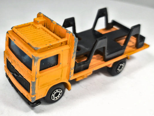 Ciężarówka VOLVO CABLE TRUCK Matchbox 1981 Pomarańczowy 1:64 – zdjęcie 2