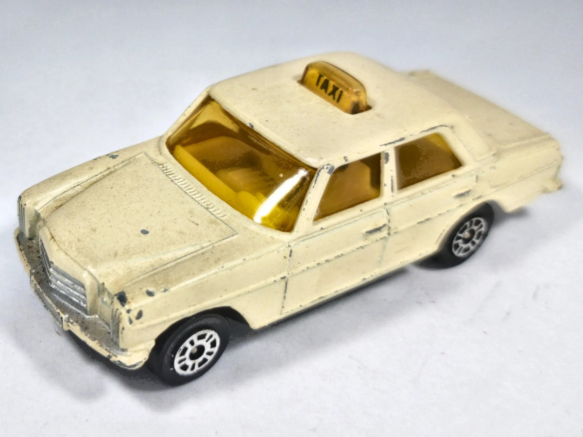 Mercedes-Benz 240D TAXI Corgi '80 Biały 1:60 Made in Gt Britain – zdjęcie 2