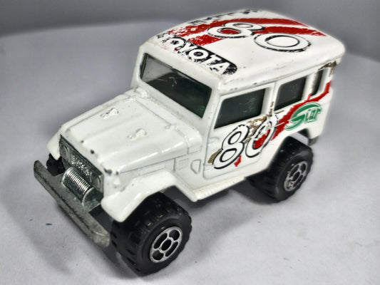 4X4 TOYOTA Majorette '70 Biały 1:64 Made in France – zdjęcie 2
