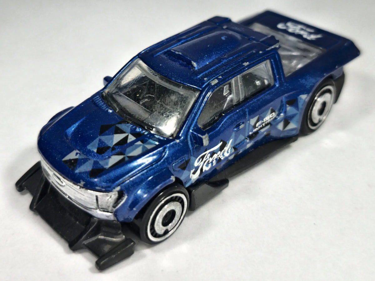 FORD F-150 LIGHTNING CUSTOM MODEL Hot Wheels 2023 Niebieski 1:58 – zdjęcie 2