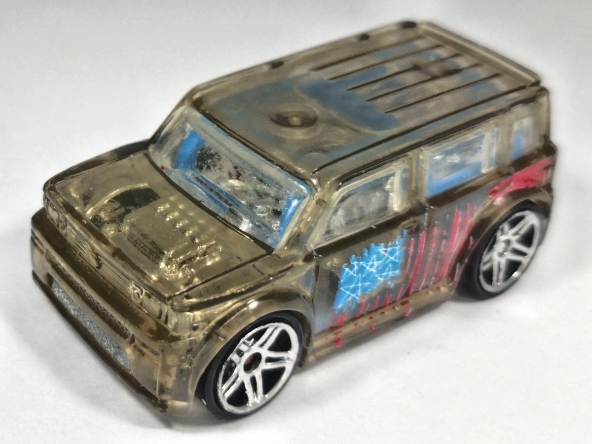 Scion xB Hot Wheels 1:64 Luzak Srebrny – zdjęcie 2