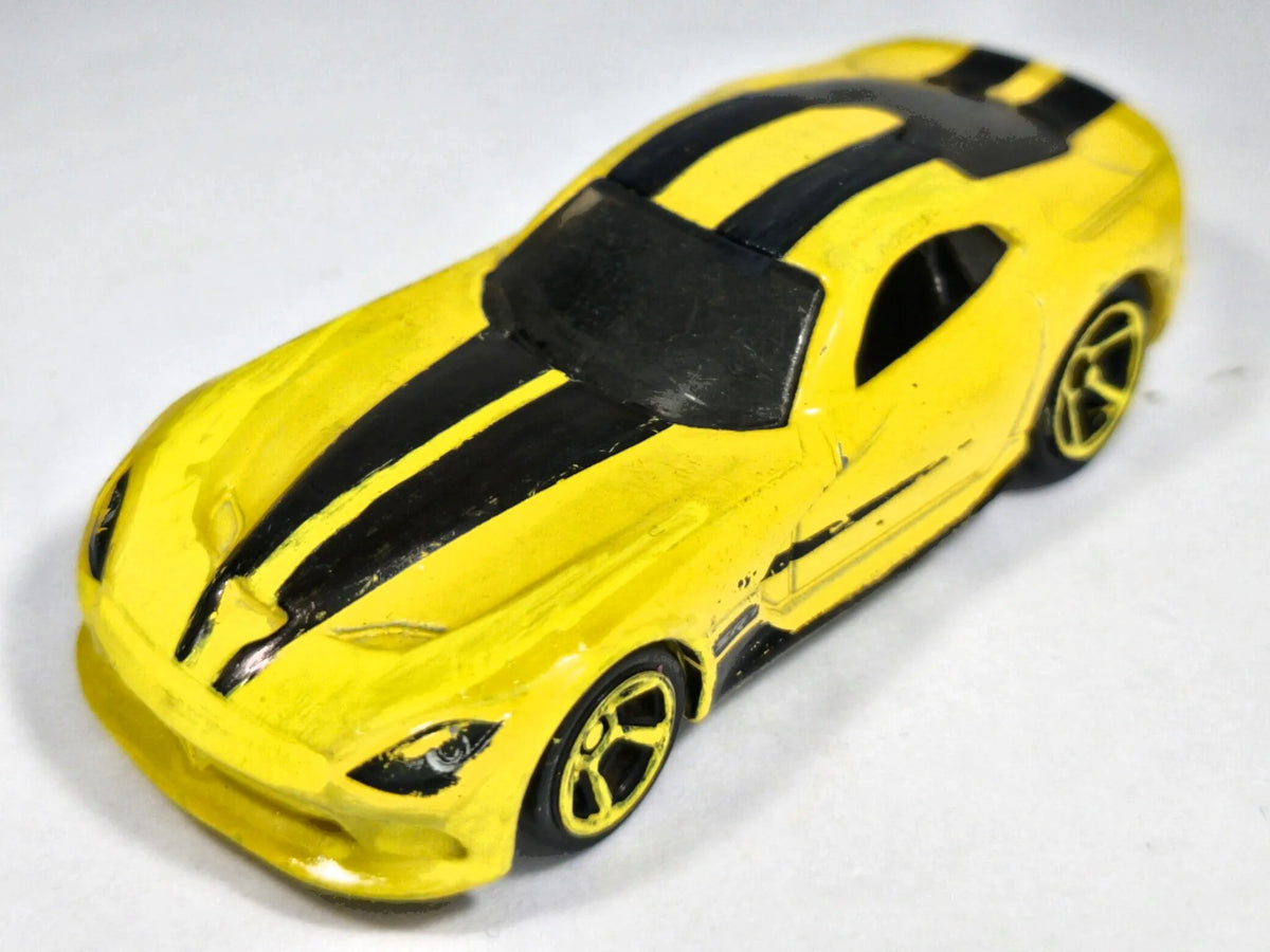 2013 VIPER CUSTOM MODEL Hot Wheels 2012 Żółty 1:64 – zdjęcie 2