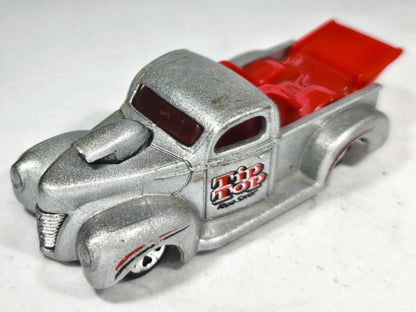 Ford 1940 Pickup Hot Wheels 1:64 Pickup TIP TOP Rod Shop Luzak Srebrny – zdjęcie 2