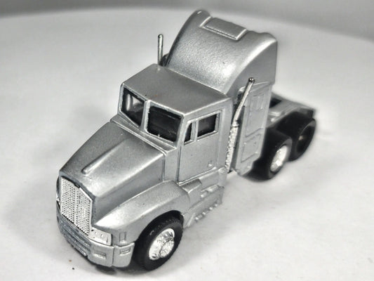 Peterbilt Truck Hümmer 1:64 Ciągnik Siodłowy Luzak Srebrny Ciężarówka – zdjęcie 2