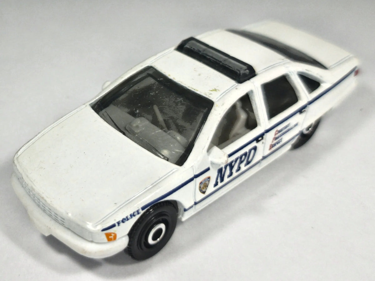Chevrolet Caprice MC Toy 1:64 NYPD Luzak Biały Policja – zdjęcie 2