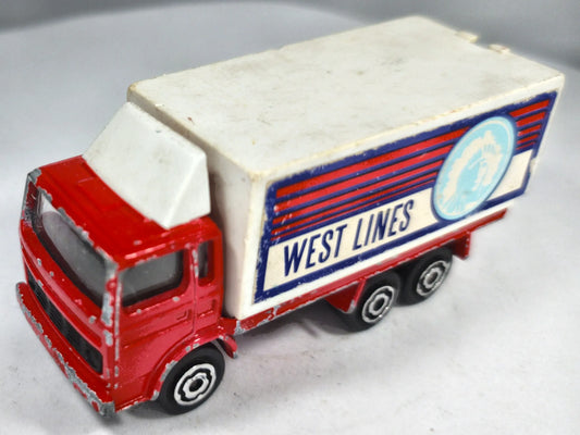 Volvo F12 Majorette 1:64 WEST LINES Luzak Czerwony – zdjęcie 2