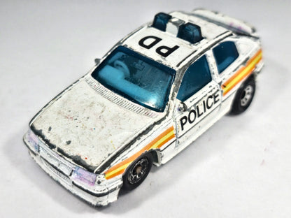 VAUXHALL ASTRA GTE / OPEL KADETT GSI POLICE, Matchbox 1985, Biały, 1:64 – zdjęcie 2