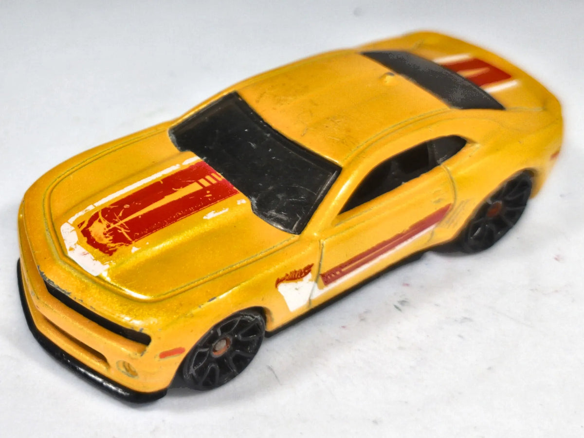 Chevrolet Camaro ZL1 Hot Wheels 2015 1:64 Luzak Żółty Muscle Car – zdjęcie 2