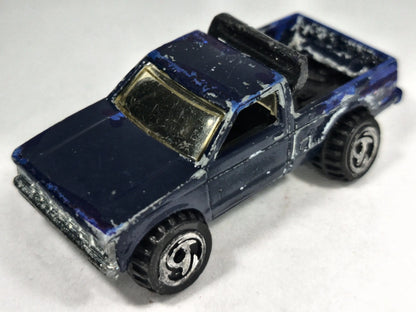 JAPOŃSKI PICKUP 4X4 Z LAT 80 Maisto 1982 Granatowy 1:64 2xMetal – zdjęcie 2