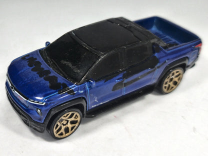 Silverado Ev Hot Wheels 2023 1:60 Pickup Niebieski – zdjęcie 2