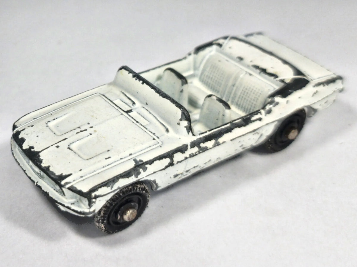 MUSTANG Kabriolet Marx '60 Biały 1:64 – zdjęcie 2