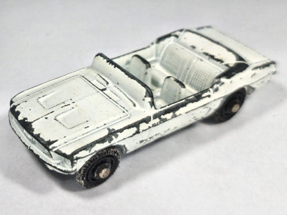 MUSTANG Kabriolet Marx '60 Biały 1:64 – zdjęcie 2