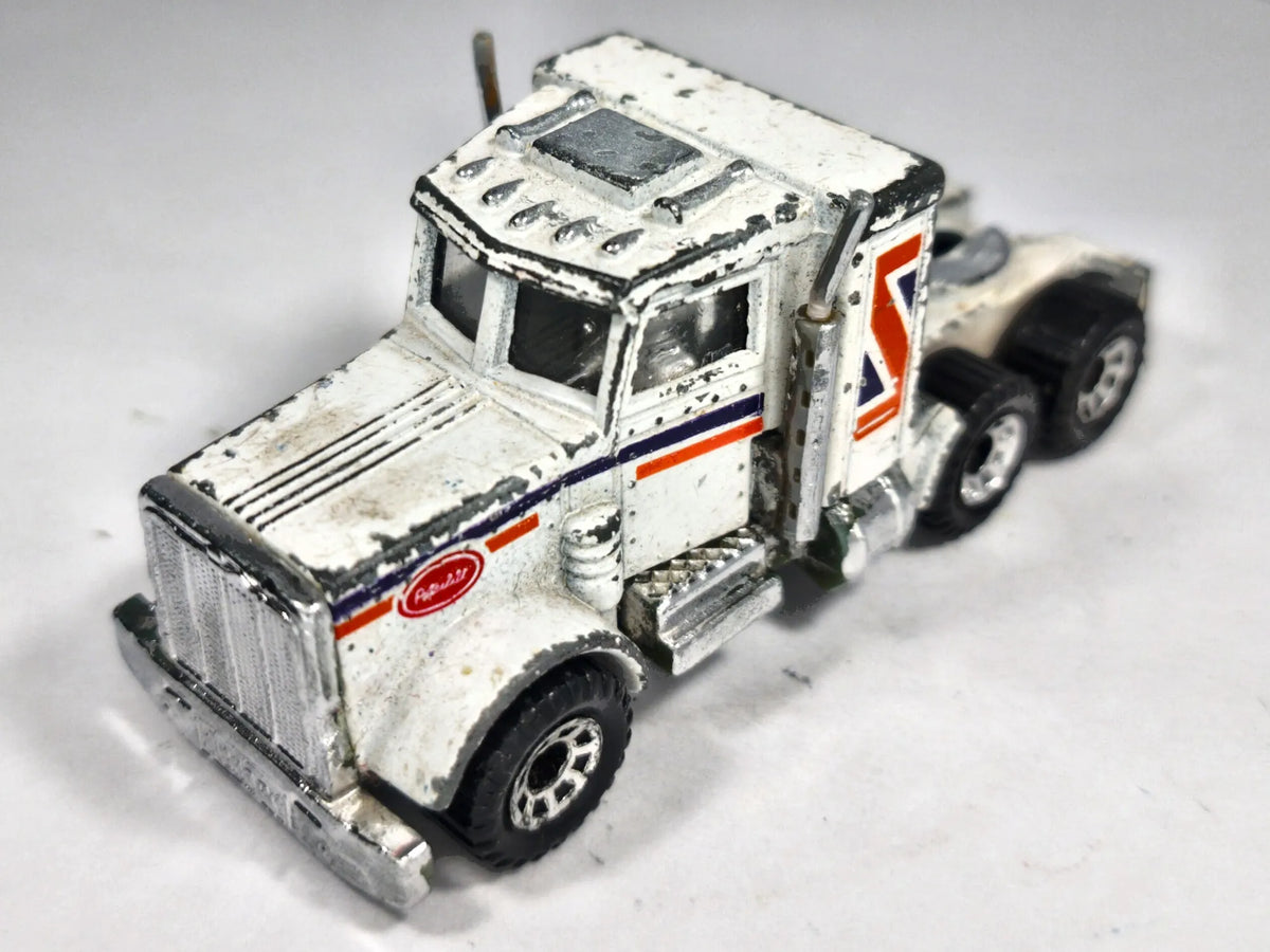 Peterbilt Matchbox Biały 1:64 Made in Macau – zdjęcie 2