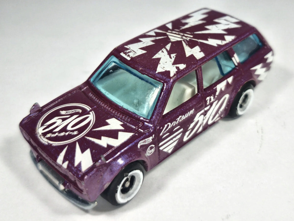 '71 DATSUN 510 WAGON, Hot Wheels 2012-'24, Die cast Fioletowy 1:64 Resoraki – zdjęcie 2