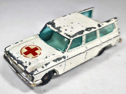 Studebaker Wagonaire Kombi Ambulans Husky '50 Biały 1:64 Made in Gt Britain – zdjęcie 2